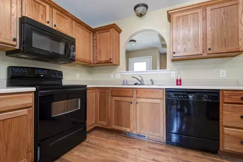 Kitchen - 194 Lilly Ln, Clever, MO 65631 photo 3 of 3