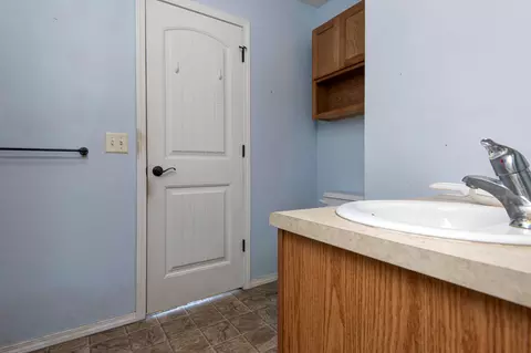 Bath - 194 Lilly Ln, Clever, MO 65631 photo 3 of 3