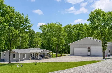 21825 W Capri, Hermitage, MO 65668