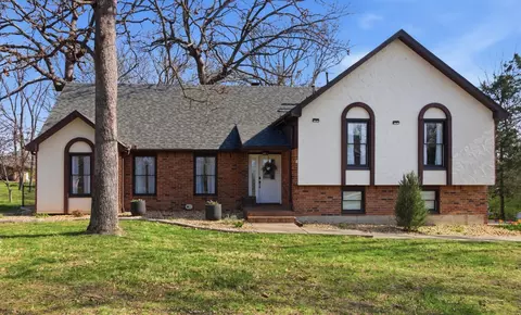 2009 W Broadway St, West Plains, MO 65775