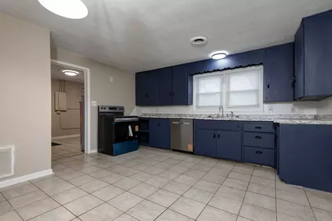 Kitchen - 4982 S Douglas Dr, Republic, MO 65738 photo 2 of 2