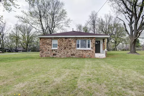 Exterior - 4982 S Douglas Dr, Republic, MO 65738 photo 2 of 12