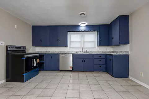 Kitchen - 4982 S Douglas Dr, Republic, MO 65738 photo 1 of 2