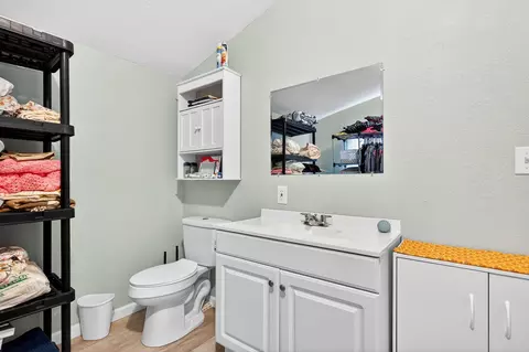 Bath - 290 Easy St, Branson, MO 65616 photo 3 of 3
