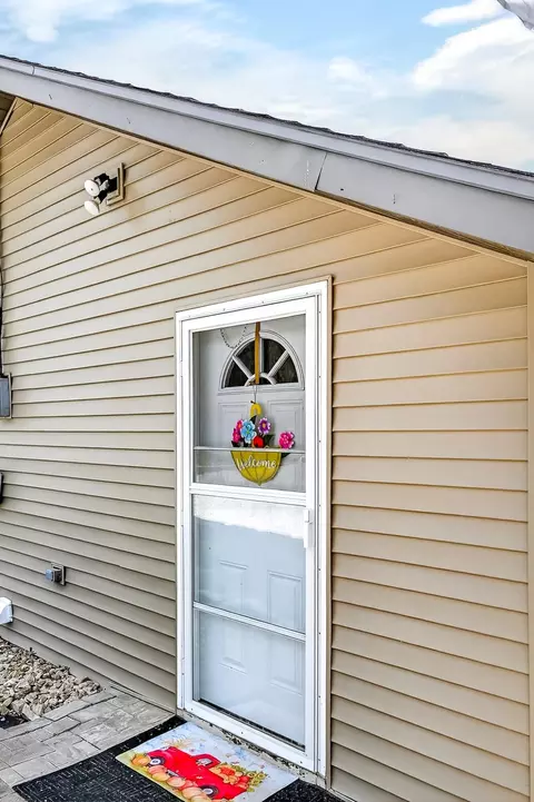 Exterior - 290 Easy St, Branson, MO 65616 photo 4 of 12