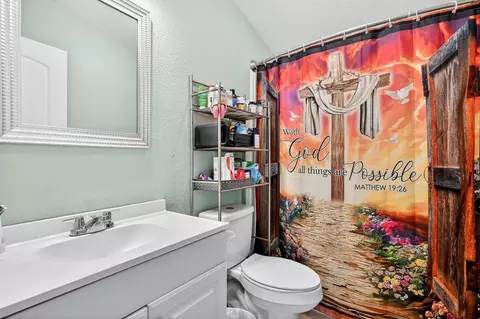 Bath - 290 Easy St, Branson, MO 65616 photo 2 of 3