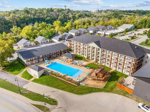 View/Area - 403 Veterans Blvd #307, Branson, MO 65616 photo 2 of 8