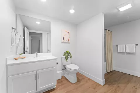 Bath - 403 Veterans Blvd #307, Branson, MO 65616 photo 1 of 4
