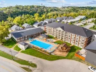 Exterior - 403 Veterans Blvd #307, Branson, MO 65616 photo 5 of 6