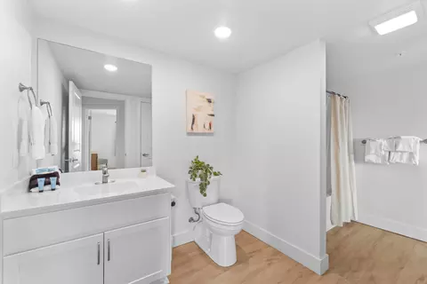Bath - 403 Veterans Blvd #307, Branson, MO 65616 photo 1 of 4