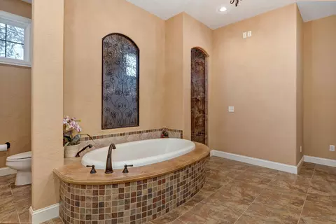 Bath - 3852 San Poppi Ct, Ozark, MO 65721 photo 4 of 8