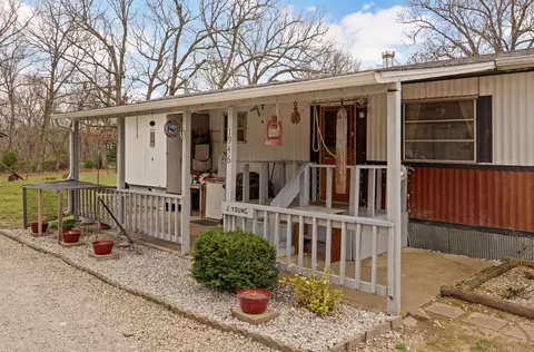 1946 E 555th Rd, Pleasant Hope, MO 65725