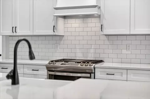 Kitchen - 3805 E Hutcheson Ave, Springfield, MO 65802 photo 11 of 11