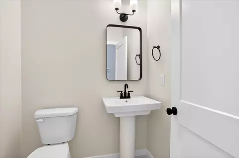 Bath - 3805 E Hutcheson Ave, Springfield, MO 65802 photo 8 of 8