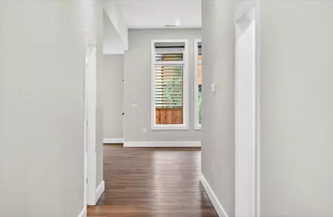 Entry Way - 3805 E Hutcheson Ave, Springfield, MO 65802 photo 3 of 4