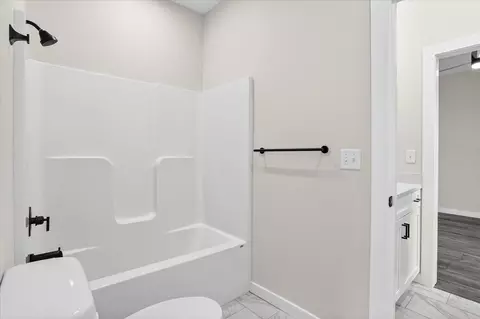 Bath - 3805 E Hutcheson Ave, Springfield, MO 65802 photo 6 of 8