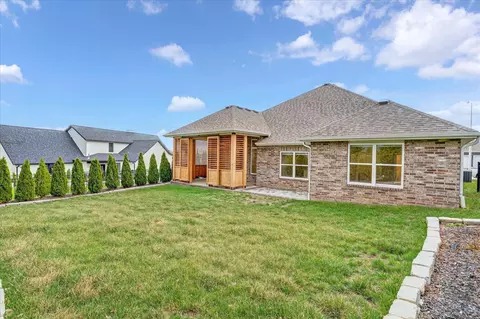 Exterior - 3805 E Hutcheson Ave, Springfield, MO 65802 photo 3 of 6