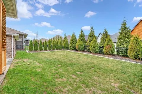 Exterior - 3805 E Hutcheson Ave, Springfield, MO 65802 photo 4 of 6