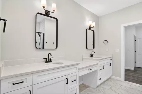 Bath - 3805 E Hutcheson Ave, Springfield, MO 65802 photo 1 of 8