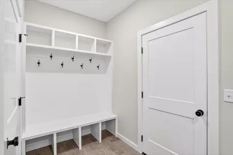 Entry Way - 3805 E Hutcheson Ave, Springfield, MO 65802 photo 1 of 4