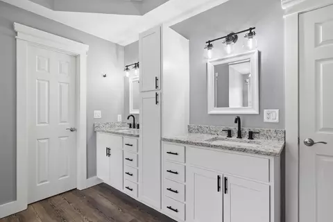 Bath - 2915 N 25th St, Ozark, MO 65721 photo 2 of 6