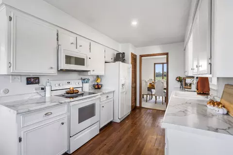Kitchen - 3259 W Farm Rd 60, Springfield, MO 65803 photo 3 of 3