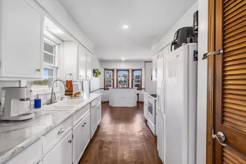 Kitchen - 3259 W Farm Rd 60, Springfield, MO 65803 photo 1 of 3