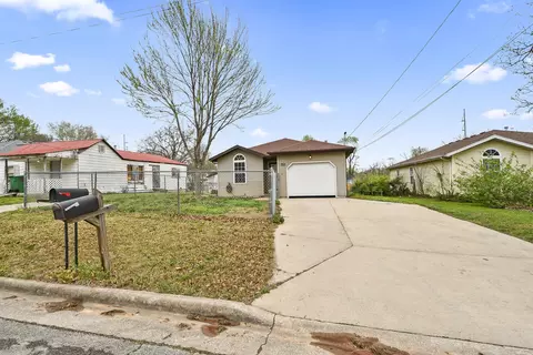 Exterior - 1306 N Brown Ave, Springfield, MO 65802 photo 2 of 8