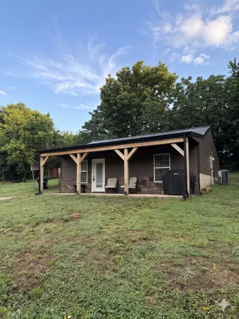 303 S Church St, Stockton, MO 65785