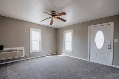 Living - 712 N Prospect Ave, Springfield, MO 65802 photo 1 of 3