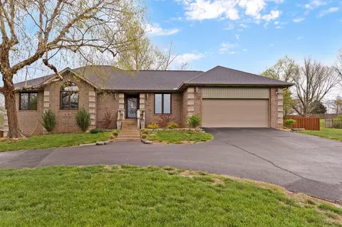 2046 N Belmont Ct, Nixa, MO 65714