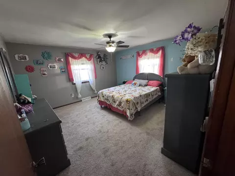 Bedroom - 207 E Meadow Ave, Crane, MO 65633 photo 2 of 3