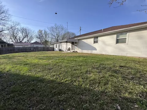 Exterior - 207 E Meadow Ave, Crane, MO 65633 photo 16 of 17