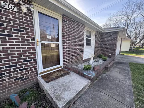 Exterior - 207 E Meadow Ave, Crane, MO 65633 photo 9 of 17