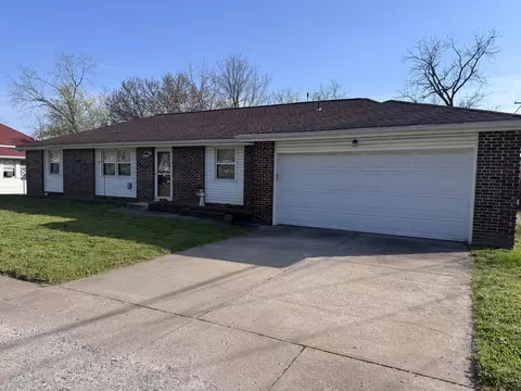 Exterior - 207 E Meadow Ave, Crane, MO 65633 photo 3 of 17