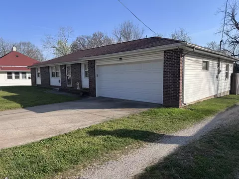 Exterior - 207 E Meadow Ave, Crane, MO 65633 photo 8 of 17