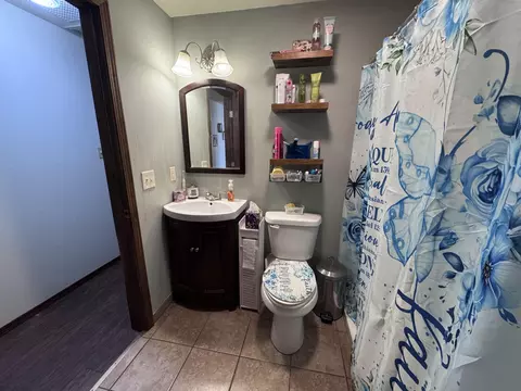 Bath - 207 E Meadow Ave, Crane, MO 65633 photo 1 of 3