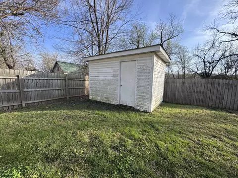 Exterior - 207 E Meadow Ave, Crane, MO 65633 photo 15 of 17