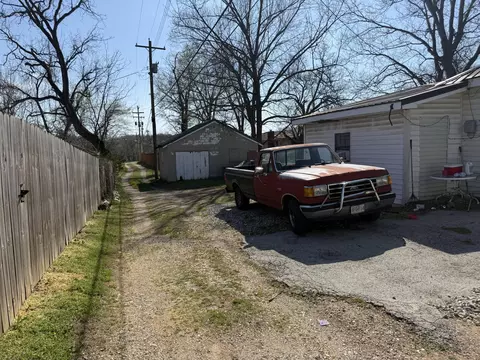 205 E Meadow Ave, Crane, MO 65633 photo 3