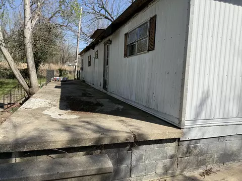 504 E Park Ave, Crane, MO 65633 photo 3