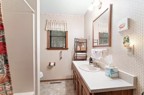 Bath - 28867 Fox Fire Ln, Shell Knob, MO 65747 photo 3 of 3
