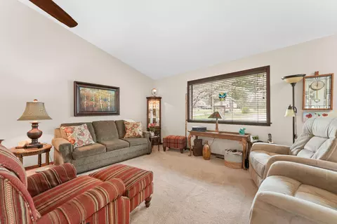 Living - 28867 Fox Fire Ln, Shell Knob, MO 65747 photo 3 of 5