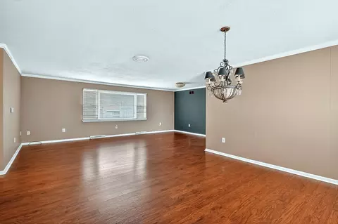 Living - 157 Spring St, Forsyth, MO 65653 photo 4 of 7
