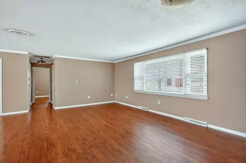 Living - 157 Spring St, Forsyth, MO 65653 photo 6 of 7