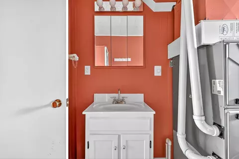 Bath - 157 Spring St, Forsyth, MO 65653 photo 5 of 5