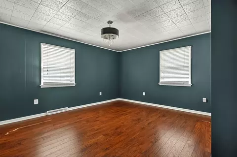 Bedroom - 157 Spring St, Forsyth, MO 65653 photo 3 of 3
