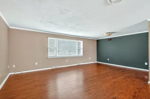Living - 157 Spring St, Forsyth, MO 65653 photo 3 of 7
