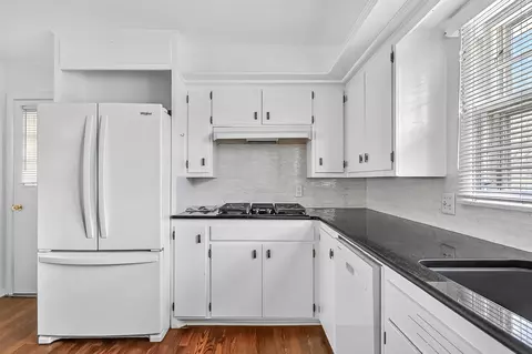 Kitchen - 157 Spring St, Forsyth, MO 65653 photo 2 of 4