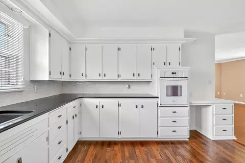Kitchen - 157 Spring St, Forsyth, MO 65653 photo 3 of 4
