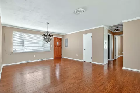Living - 157 Spring St, Forsyth, MO 65653 photo 2 of 7